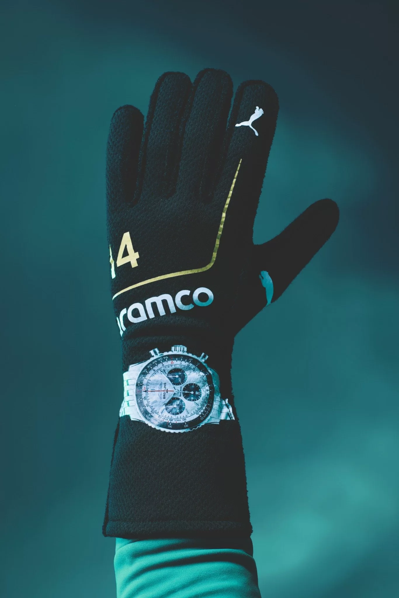 breitling_glove_resized_under_1mb